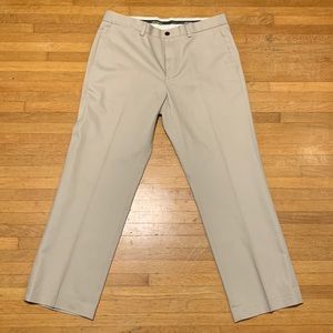 Eddie Bauer wrinkle free classic fit